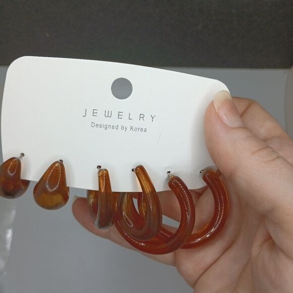 BROWN marble resin chunky hoop earrings - Picture 5 of 8